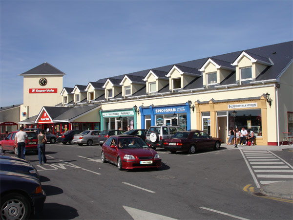 Super Valu Shopping Centre